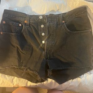 Black Levi’s shorts